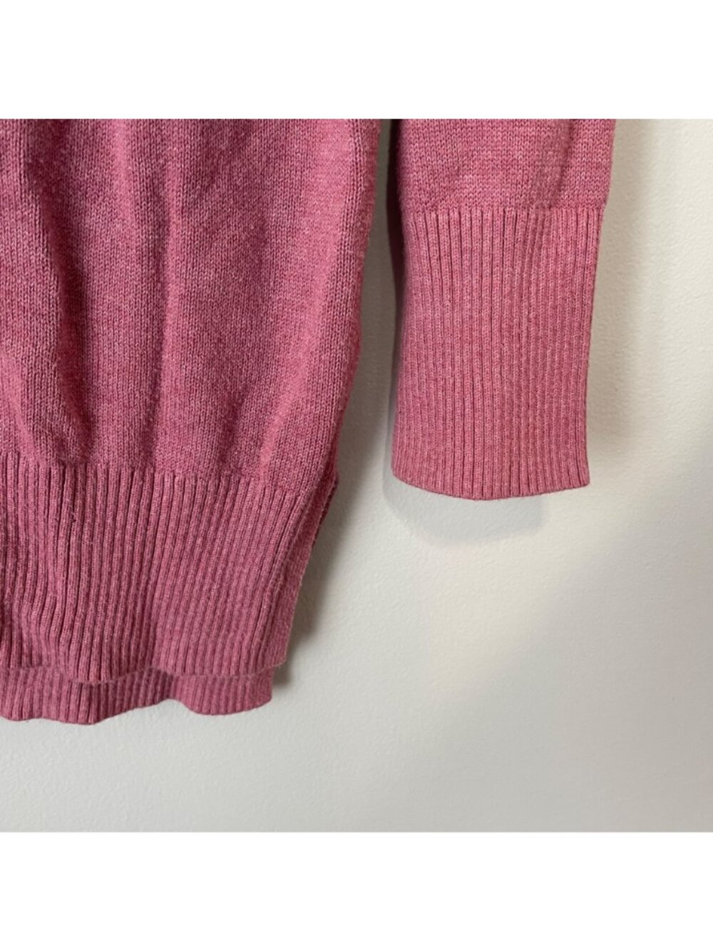 Old Navy Womens V-Neck Long Sleeve Lightweight Knit Sweater Pink  Size L - Picture 6 of 7